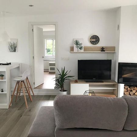 Casa Vanguardista En El Campo Cerca De Santiago Pontevedra Eksteriør billede